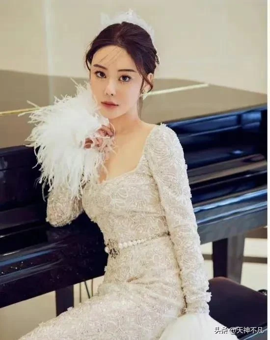 蔡天鳳媽媽和女婿合影太親密,兩人公開照片毫不避嫌引起大家誤會