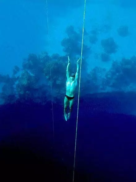 人類深達10911米的海底，究竟發現了什麼？一樣的什麼感覺？