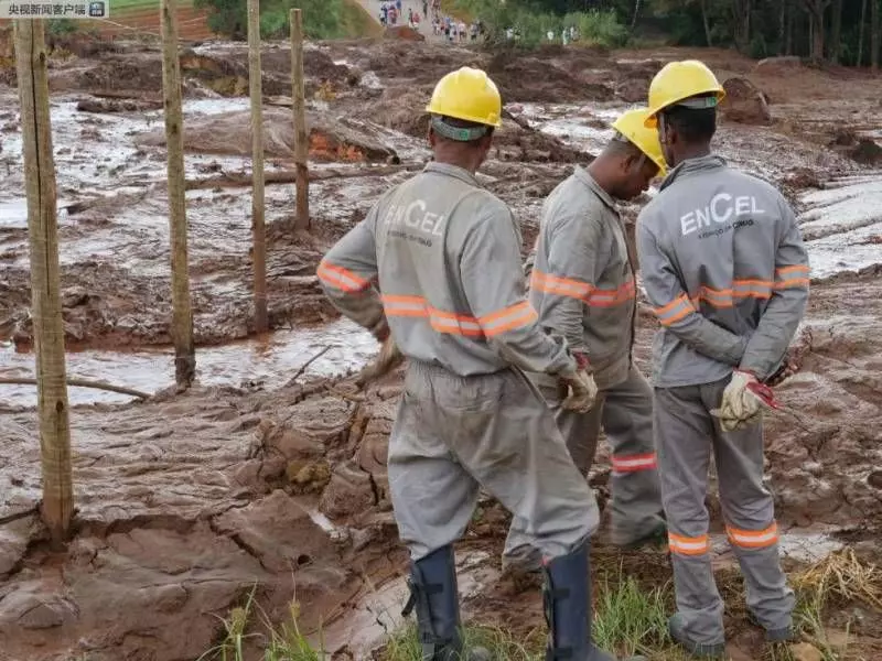 悲劇！巴西礦場水壩發生潰堤，已有40人遇難約300人失蹤，不少建築物被淹沒