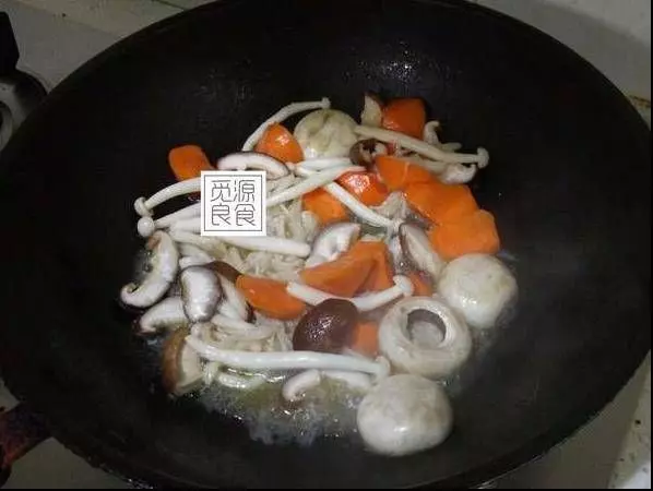 4種菇類和豆腐一起煮，香氣濃郁、味道鮮美，養腸胃，增強免疫力!!!