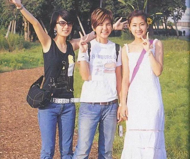41歲selina任家萱曬慶生照!皮膚白皙粉透「臉上疤痕」基本消失,甜美燦笑仍似少女