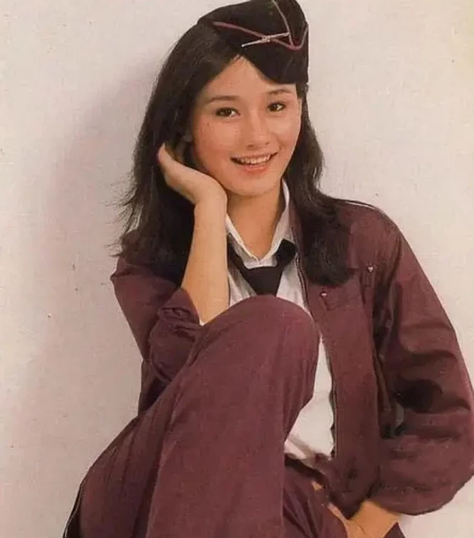 19歲憑一曲爆紅!「台灣第一代玉女偶像」巔峰時被傳當小三毀前途 「60歲在睡夢中離世」胡瓜灑淚送別