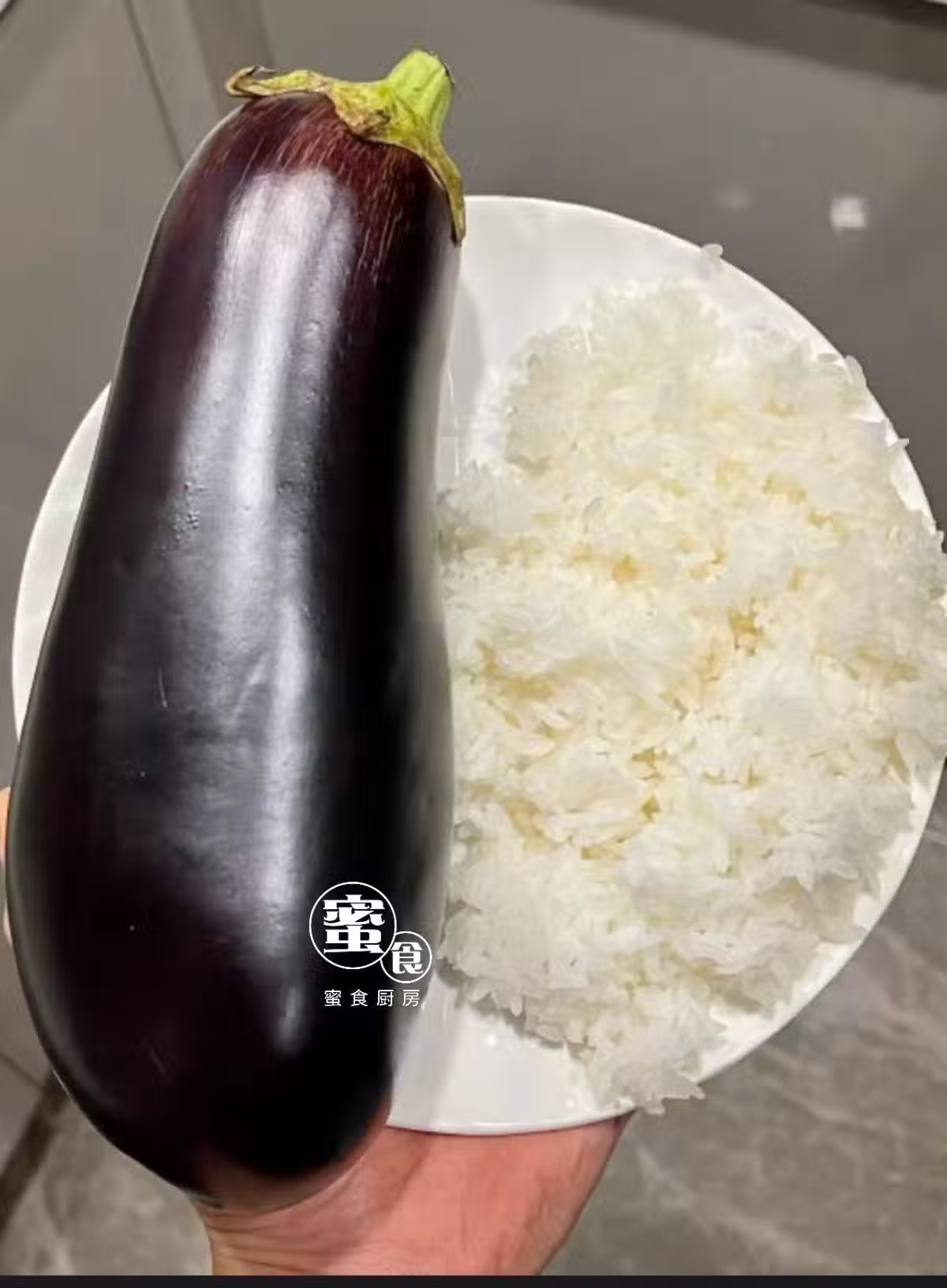 /www/bananadaily.net/web/images/image/2232/22324943.avif