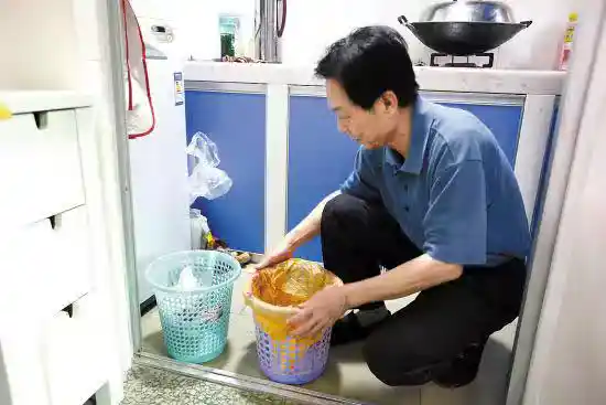 /www/bananadaily.net/web/images/image/2274/22747148.avif