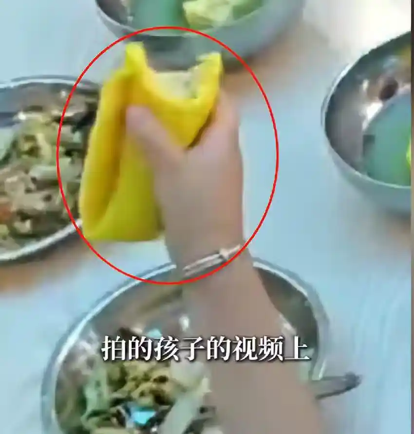 /www/bananadaily.net/web/images/image/2274/22748949.avif